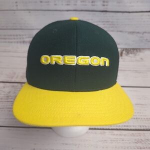 Oregon Ducks NCAA Snapback Hat Cap Top of the World Brand Green Yellow Bill